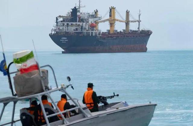 中方宣布暂停中东航运后，特朗普转变态度：可以提供邮轮护航，但是要收取保护费