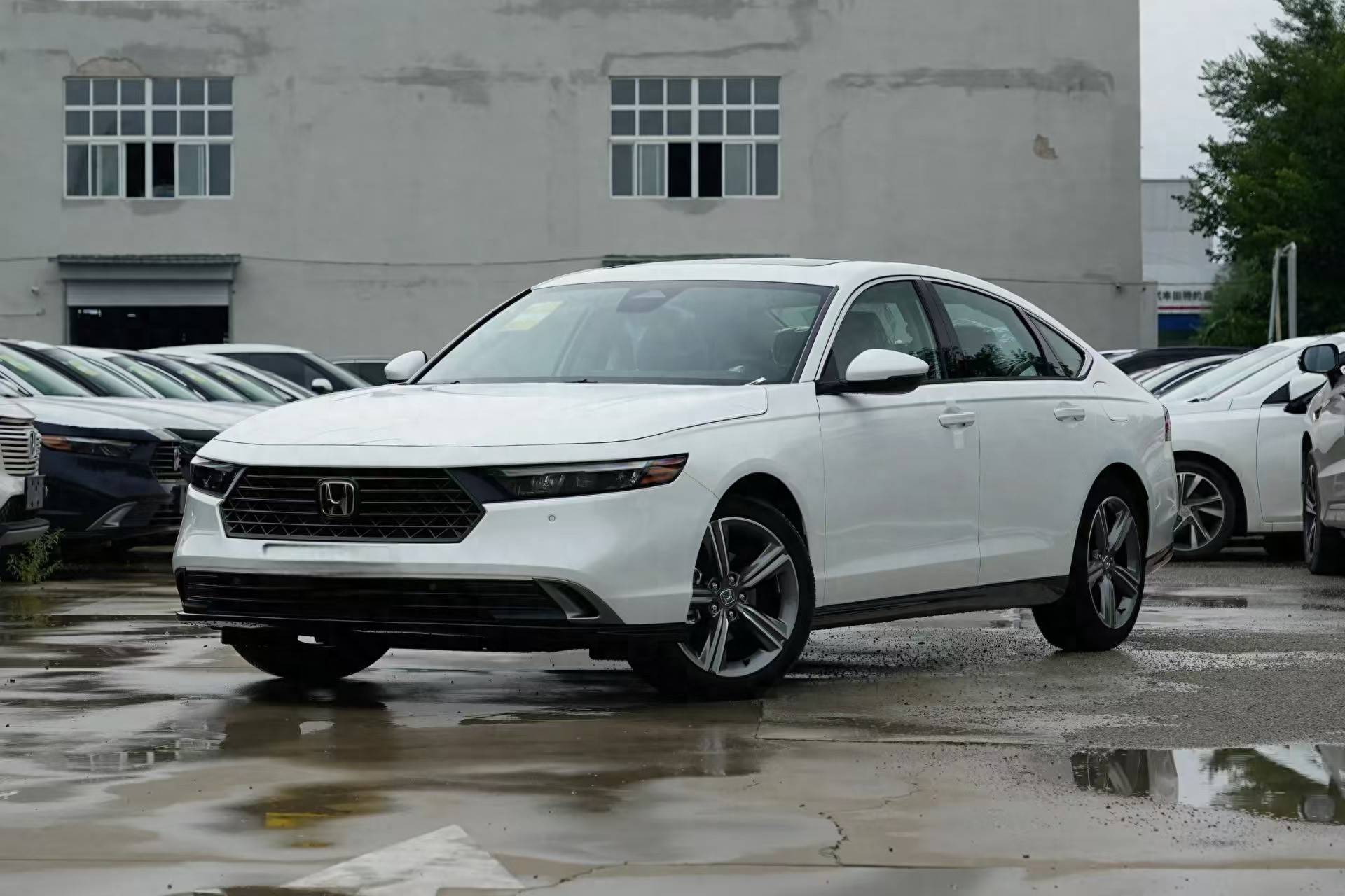 家用车买日系的就行这三款安全舒适省油耐用配置高(图1)