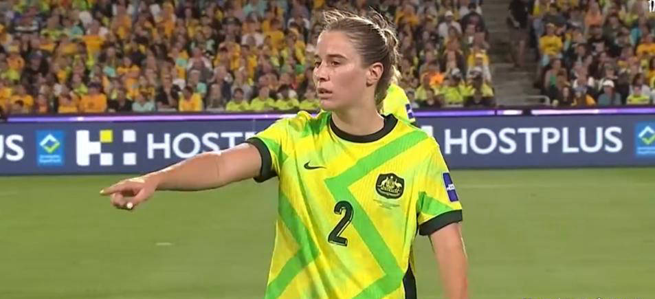 U23亚洲杯_U23亚洲杯直播_赛事直播LIVE惊天一幕：两队争相“输球”躺赢中国女足澳大利亚队终获如愿平局