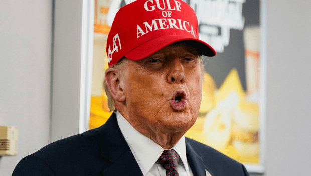 特朗普果然出尔反尔！上午说伊朗战争快结束，晚上就放狠话要打到底