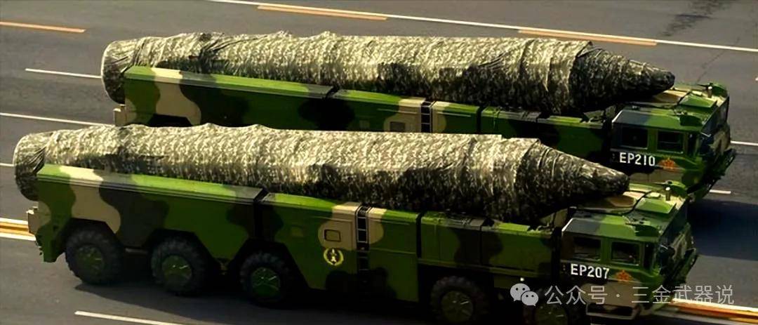 官宣新款!东风-17咋还换“发型”了?这波升级,专治各种不服