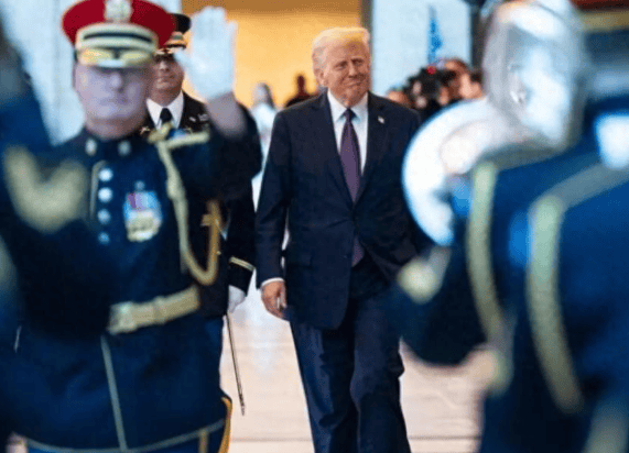 美伊局势闹大，卡尼拒不出兵，解放军通知美国，升级冲突没有赢家