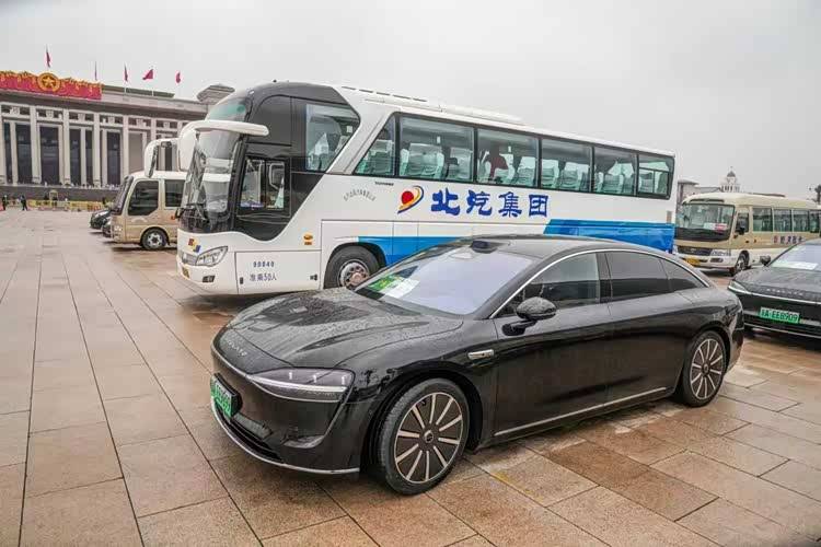 当“新豪华”遇上“最高检阅”享界凭什么值得国家级信任?(图1)