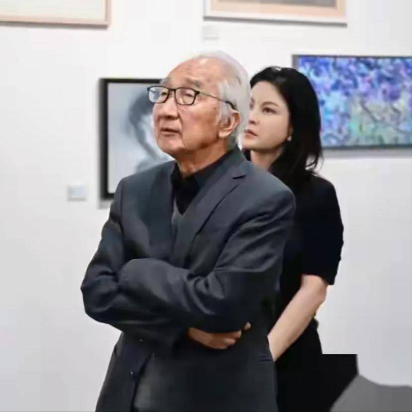 知名演员嫁大44岁老艺术家，现丈夫91岁垂垂老矣，她47岁貌美如花