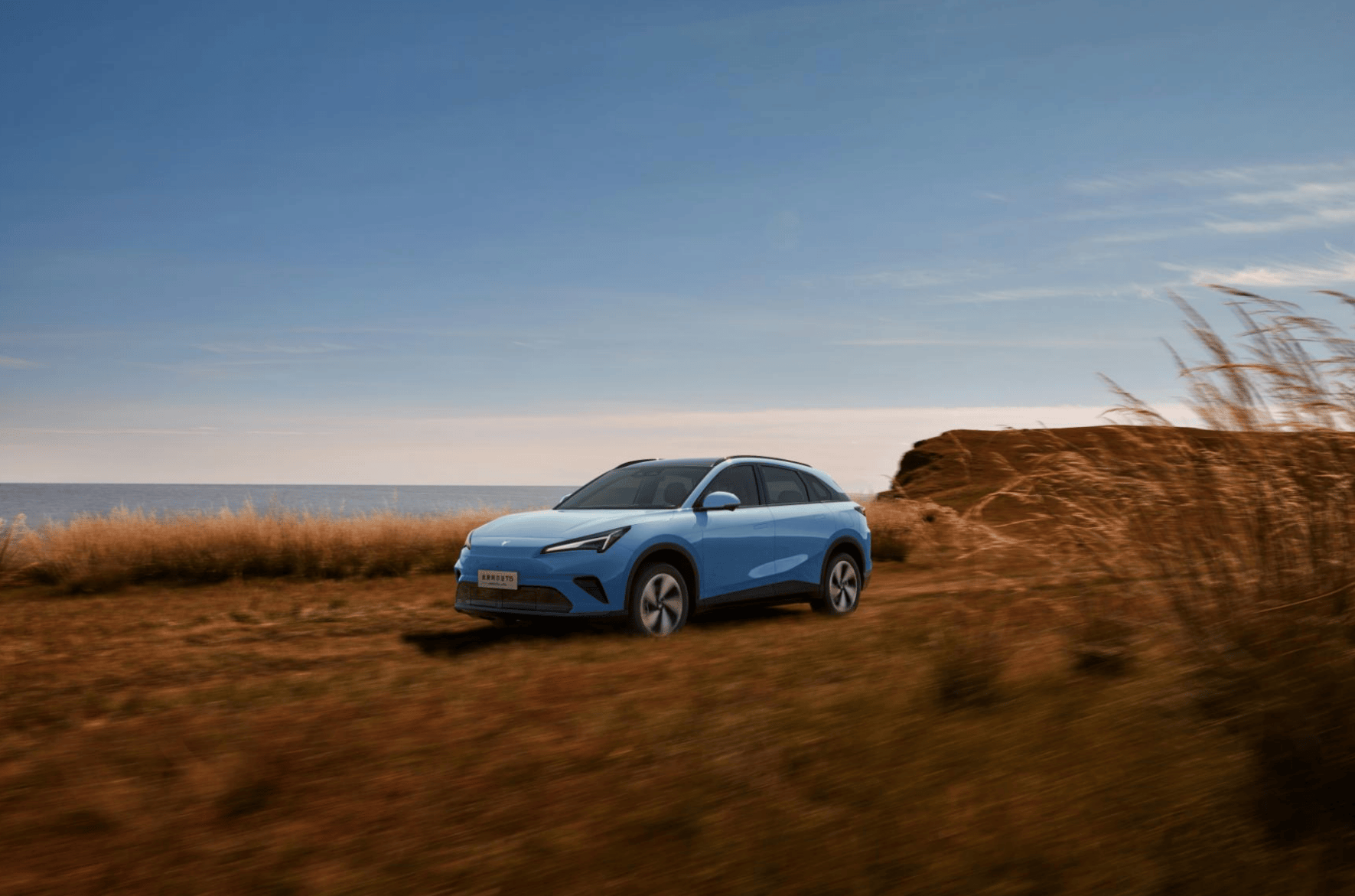 极狐T5增程版多重主动安全！提前规避各类行车风险(图1)