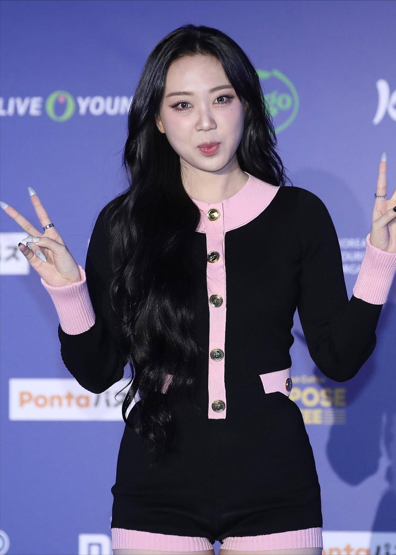 韩国女星首度承认整容！纠结四年终于动刀网友直呼差点认不出来