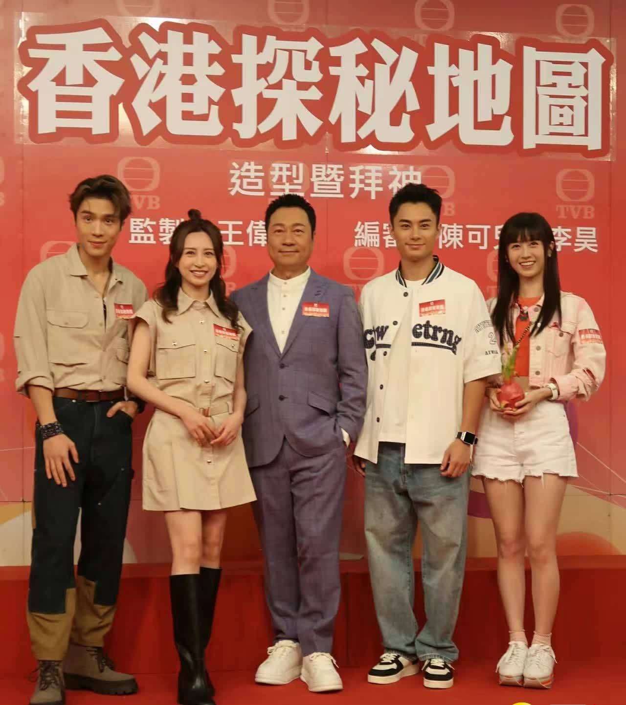 36岁视后为新剧自毁颜值！爆炸头+渔网装与62岁视帝互怼太上头-第3张图片-