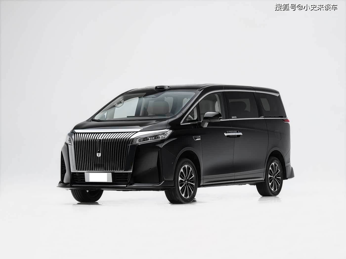 全新中大型插混MPV上市!限时2708万起底盘加高的跨界七座MPV(图1)