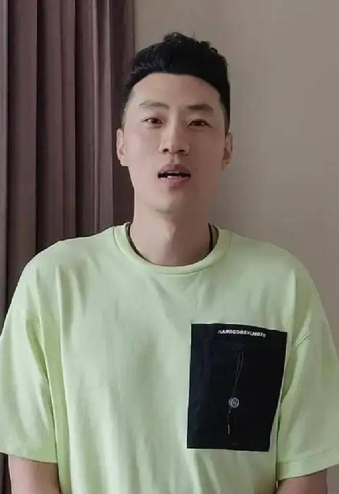 U23亚洲杯_U23亚洲杯直播_赛事直播LIVE6月22号：做了5年男排队长娶军中歌唱家为妻结婚9年39岁终于喜得贵子