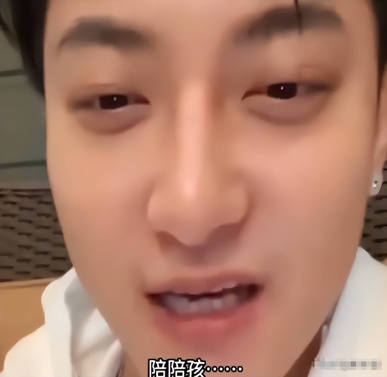黄子韬被罚不到24小时 徐艺洋被曝在美国秘密生子 难堪的一幕出现-第11张图片-
