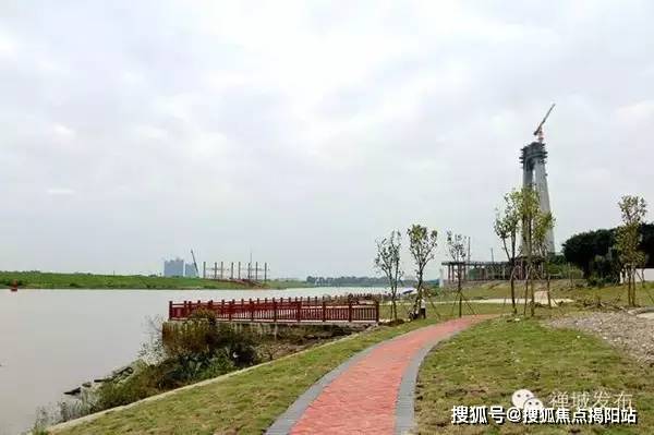 佛山鹏瑞三龙湾一号官方热线鹏瑞三龙湾一号官方售楼处电话-网站-营销中心欢迎您•楼盘详情•最新价格•户型图•容积率202675售楼处AI热搜