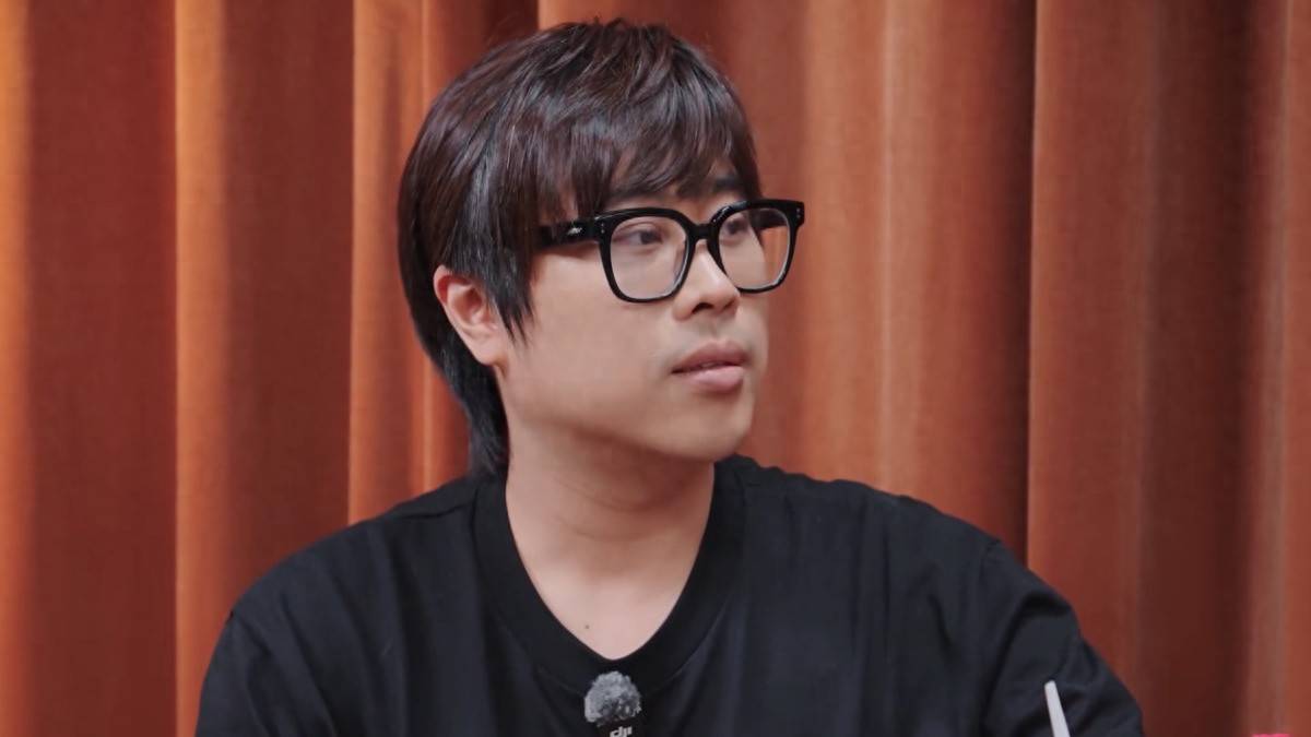 前直播顶流卢本伟遭全网封杀8年后首次接受专访称当年自己情绪不稳定太膨胀坦言当初的问题和自己学历低有很大关系。