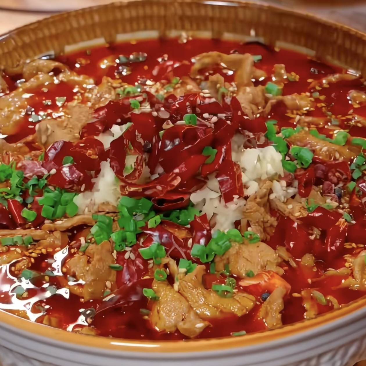水煮肉片：麻辣鲜香入味家常菜