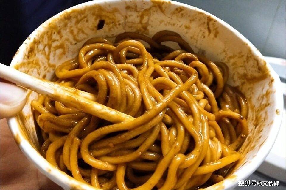 文食肆老师傅偷偷告诉我的热干面配方！芝麻酱调法、碱面煮法全公开
