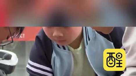 学生新宠：烟卡背后的心理博弈，该如何正确引导孩子的价值观