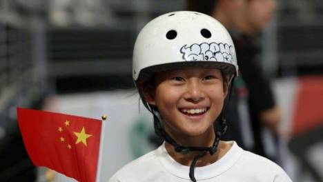 中国奥运代表团最小选手诞生！12岁女娃挺进巴黎，骨折拦不住梦想