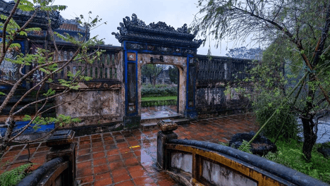 雨中的越南顺化皇城：世界文化遗产的独特视角