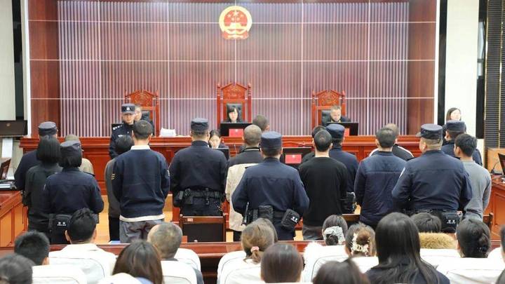 直播赌石骗局多人获刑,你还会买原石吗?