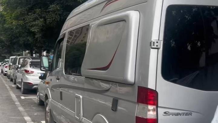 百万元房车不上锁异地停放十余天,陌生人开走带全家旅游,你怎么看?