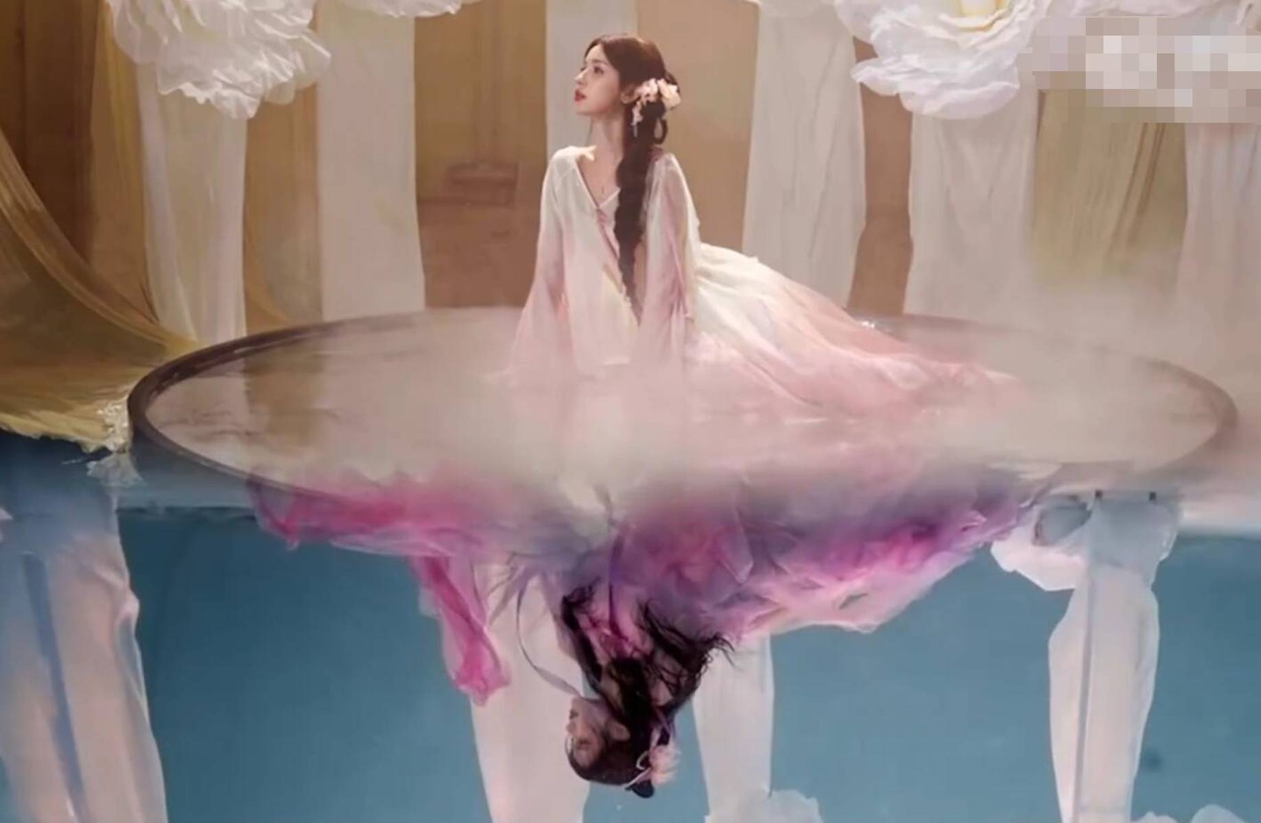 哈尼克孜与孙珍妮化身花妖!翩翩起舞十分妩媚迷人