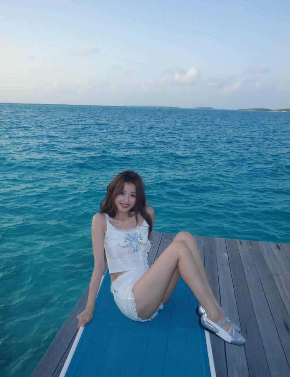 孙怡晒马尔代夫度假照 穿比基尼秀出好身材