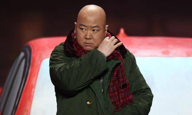 连登春晚18年的他,因一句台词被起诉、索赔1亿多,今靠直播卖货-连续五年上春晚的明星