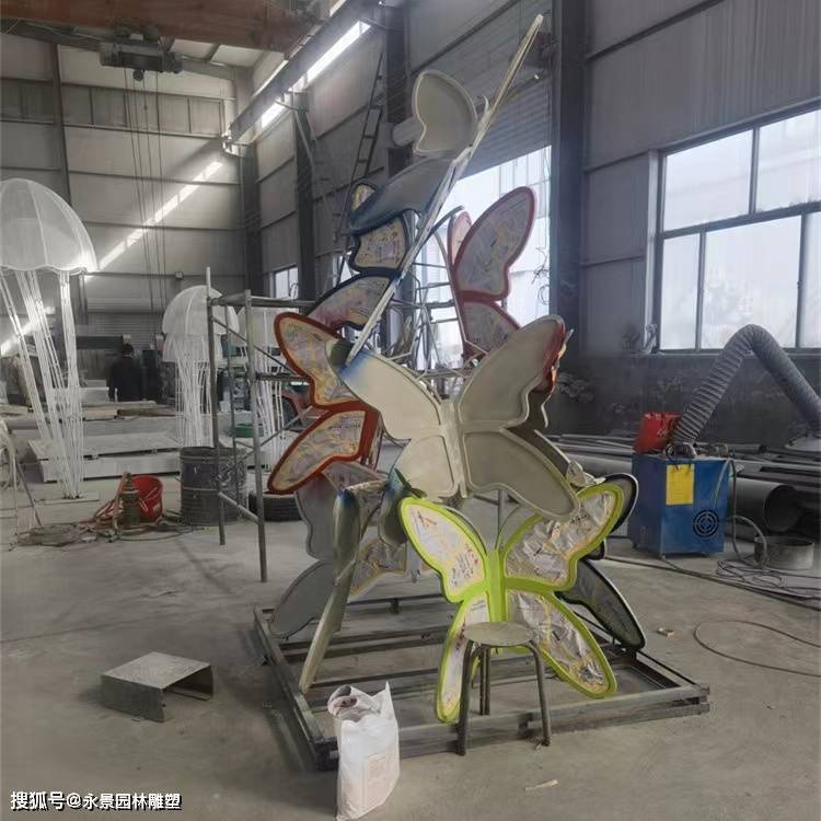 不锈钢彩绘蝴蝶雕塑 大型蝴蝶组合雕塑