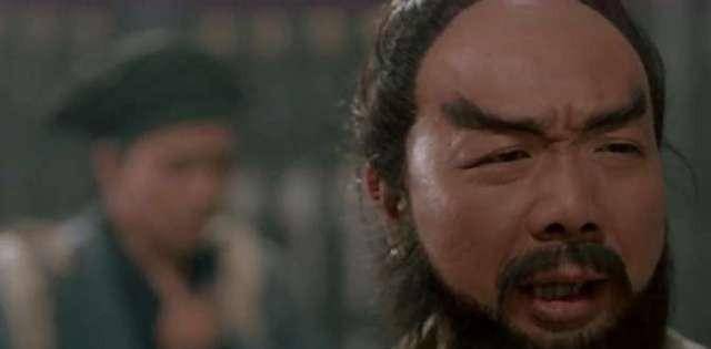 “燕赤霞”午马葬礼：成龙、洪金宝扶灵，刘晓庆献上花圈以示哀思