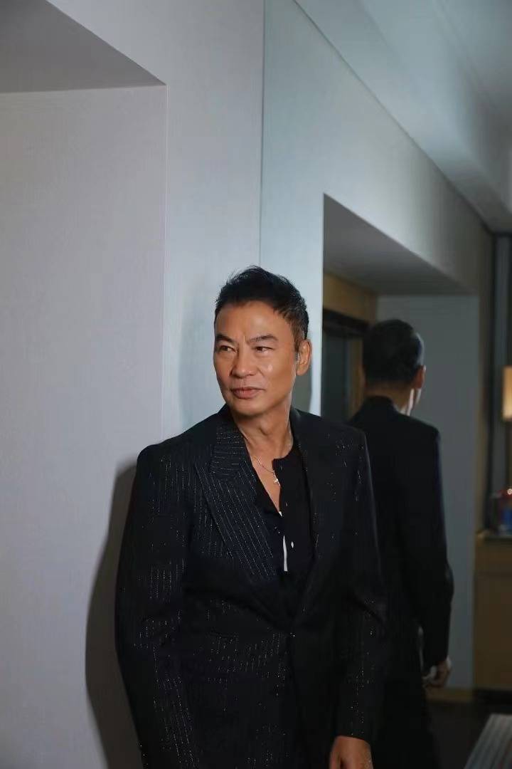 任达华经纪人代言费