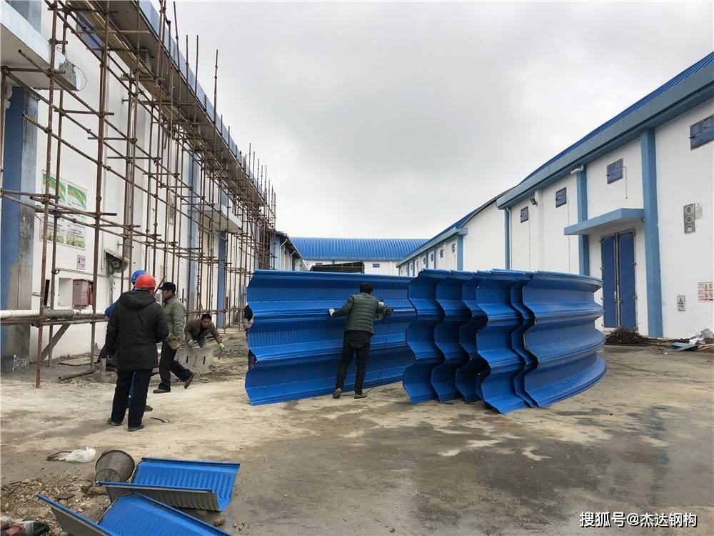 水电站隧道金属拱形屋顶吊装技术与岭区工地实践探讨