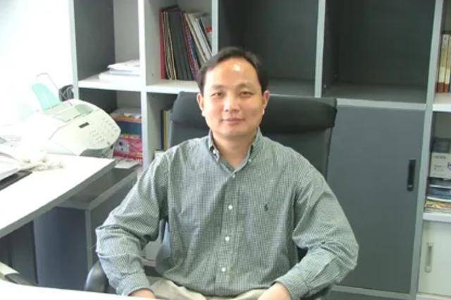 优盘创始人邓国顺：靠优盘年赚上亿躺平20年的他今成腾讯的房东