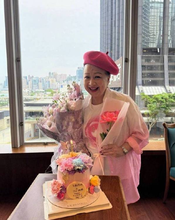 75岁薛家燕高调公开认爱小17岁男友！曾拒绝对方求婚