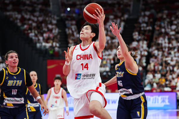 热身赛-张子宇国家队首秀砍18分 中国女篮大胜波黑