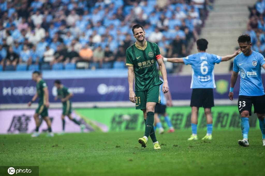 中超-马莱莱建功卢卡斯破门被吹 大连英博主场1-0浙江队