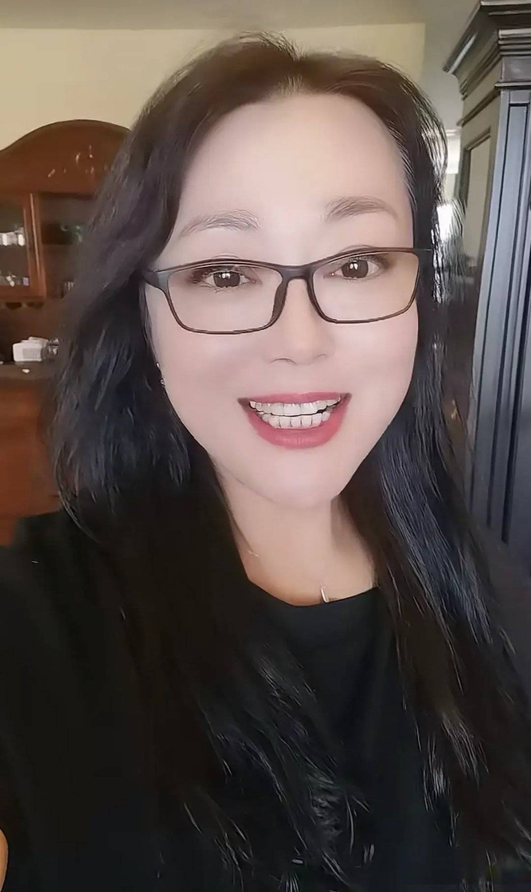 55岁“庄嫂”李菁菁近照曝光！身材苗条瘦到认不出
