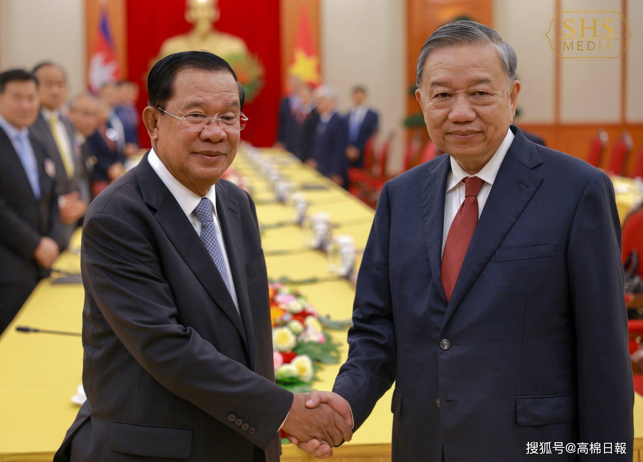 洪森出席越南国庆80周年纪念仪式