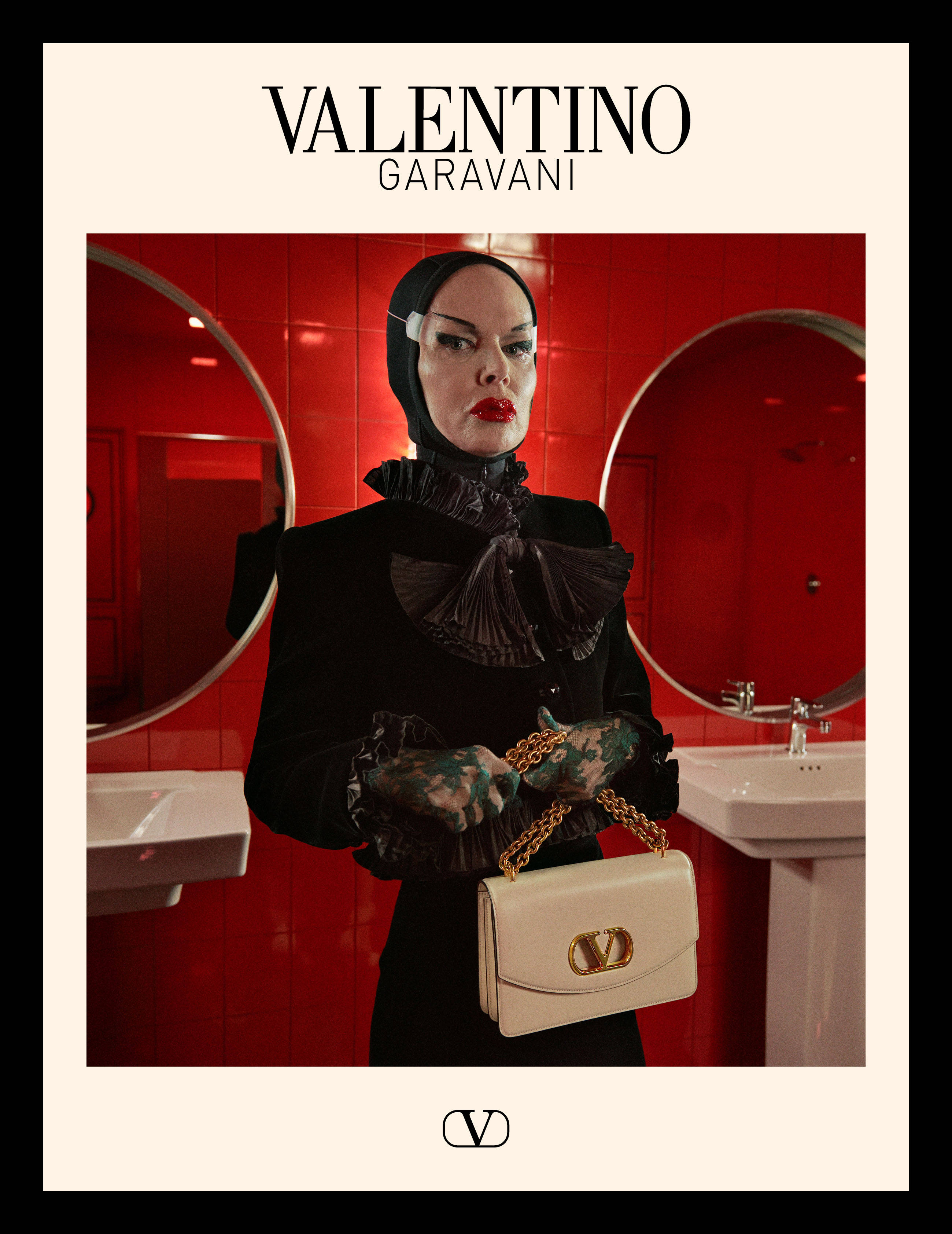 Valentino「亲密关系的元戏剧」广告大片