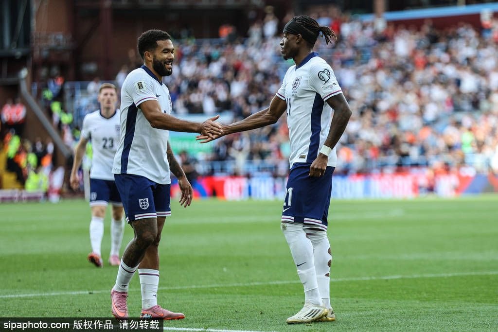 世预赛-马杜埃凯造乌龙赖斯破门 英格兰2-0夺四连胜领跑