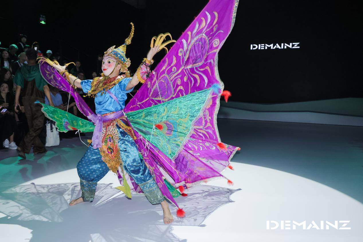 DEMAINZ 地缦主理人陈致画用行走的画笔重构自然、艺术与科技户外机能