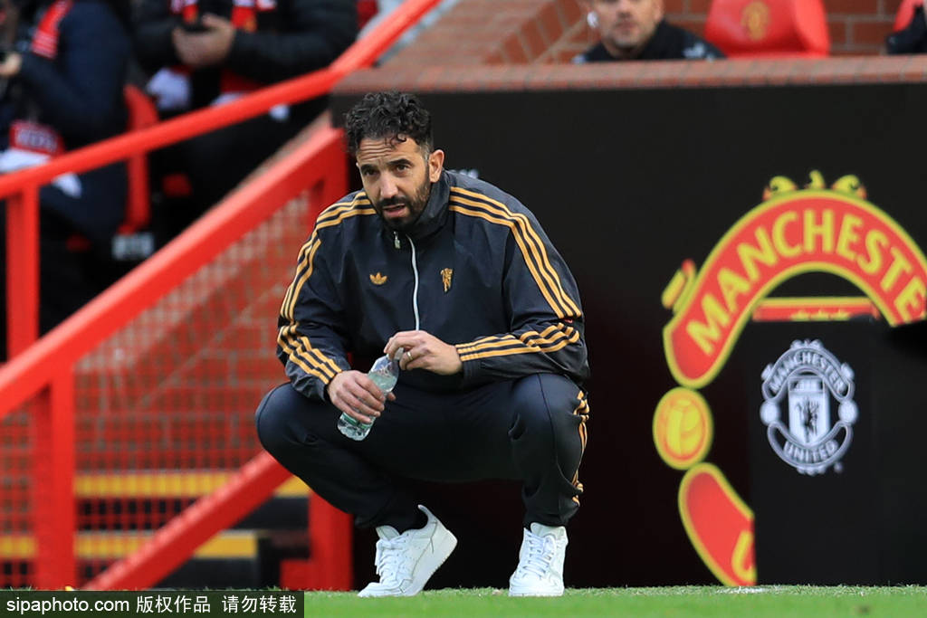 英超-芒特进球赛斯科连场破门 阿莫林50场曼联2-0黑猫
