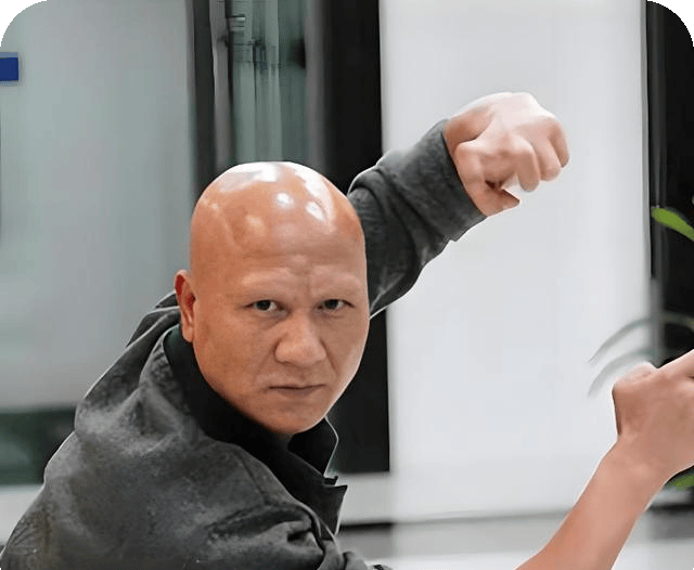 著名演员计春华：演了一辈子坏人，被称为“国宝级的坏蛋”，却娶了还珠格格中最美的她
