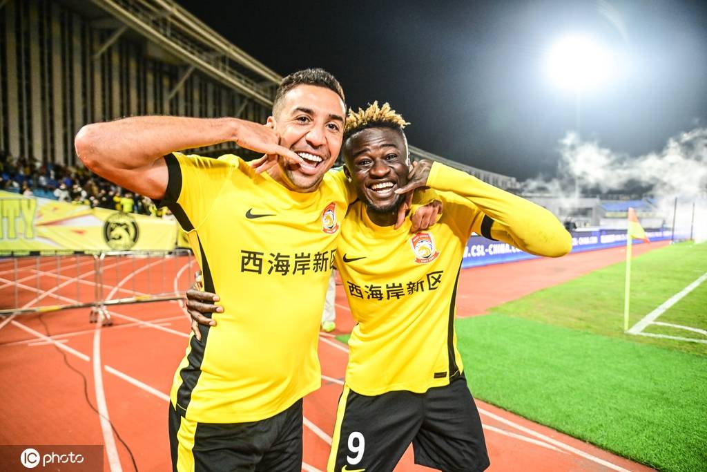 无缘登顶!中超-费利佩读秒绝平 蓉城2-2西海岸落后海港1分
