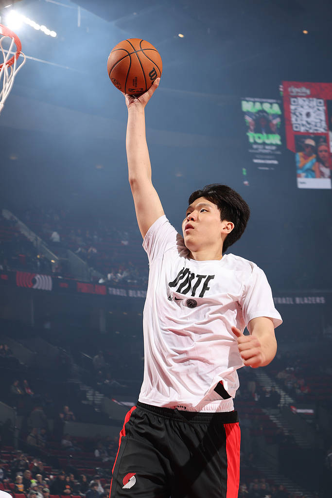 杨瀚森未登场艾顿29+10 湖人BIG3全歇击败开拓者