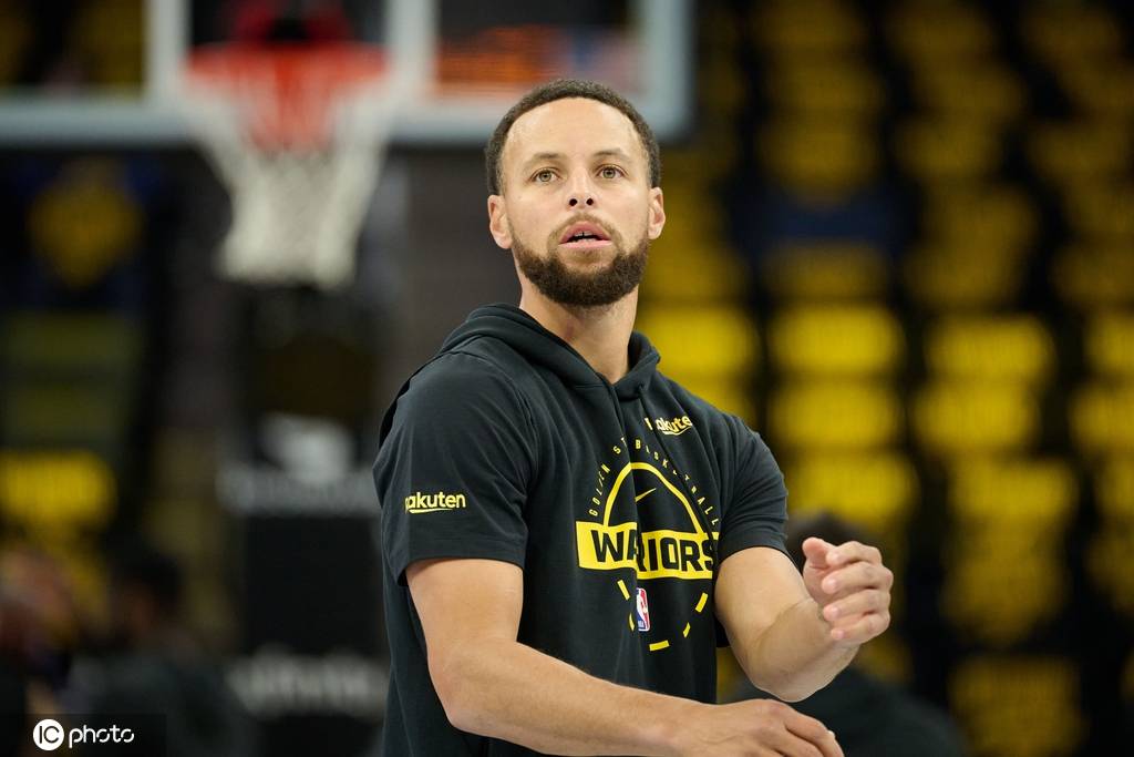 原创 库里反复休战勇士受折磨 引力渐弱他还是靠谱领袖吗?