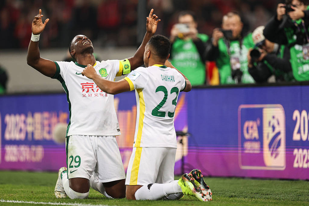 第五冠!足协杯-法比奥3球阿奇姆彭落泪 国安3-0河南登顶