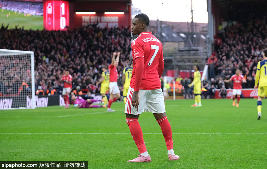 英超-诺丁汉森林3-0胜热刺 奥多伊2射1传桑加雷2传1射
