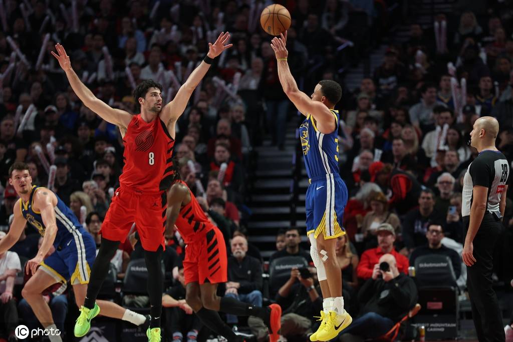 库里拿高分不再等于胜利 勇士这轮衰退谁该负主责?