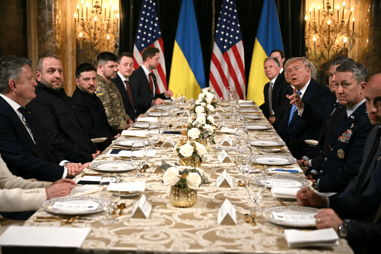 特朗普见泽连斯基前与普京通话 俄敦促乌方放弃顿巴斯