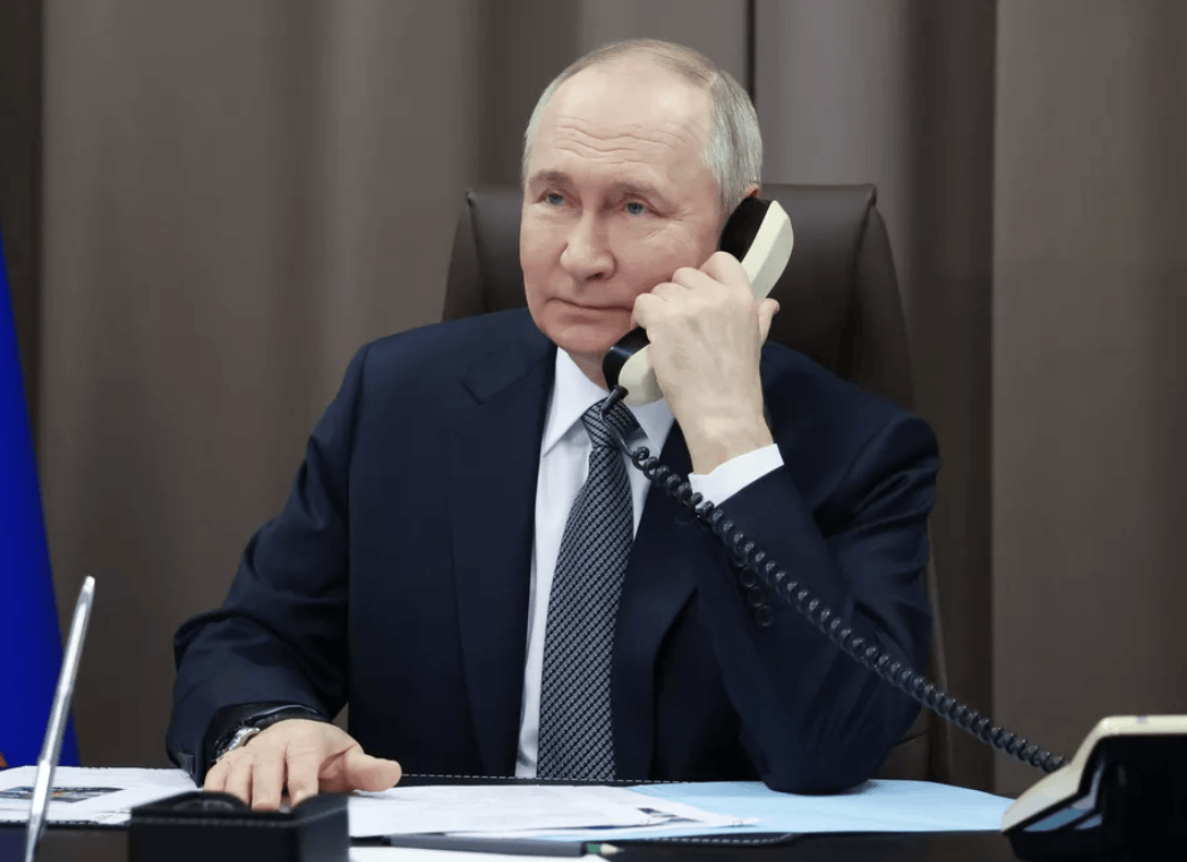 特朗普见泽连斯基前与普京通话 俄敦促乌方放弃顿巴斯