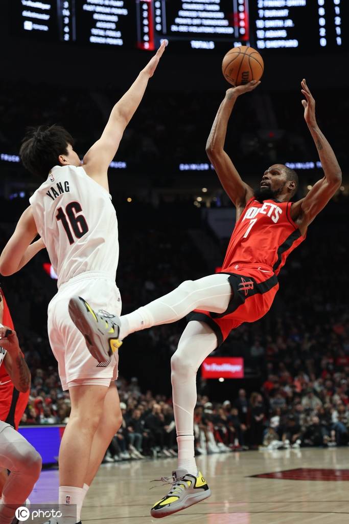 火箭绝杀无效再陷停滞泥潭 大阵容比拼杨瀚森秀存在感